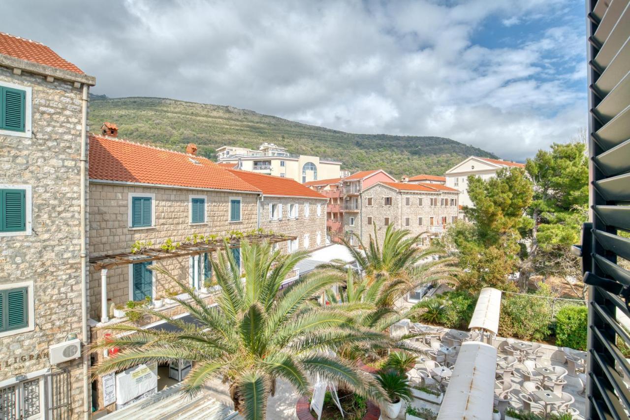 Symphony Apartments Street View Petrovac Buitenkant foto